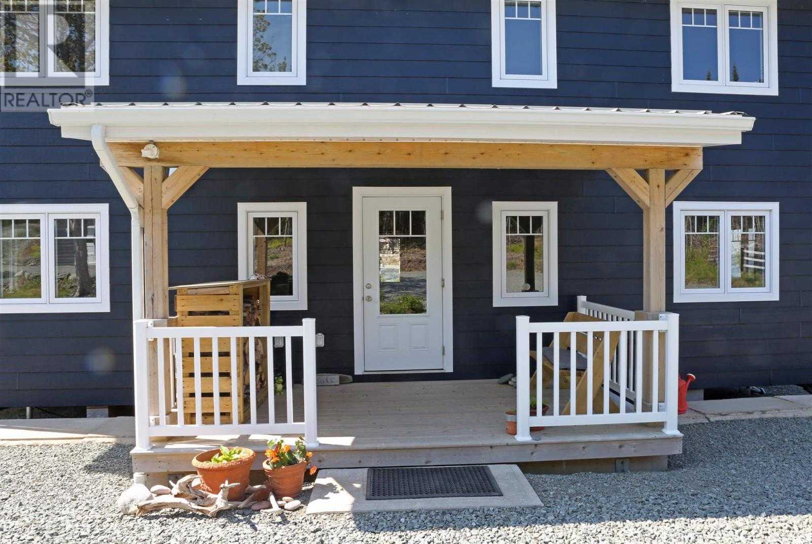 House in Baddeck, Nova Scotia 10078707