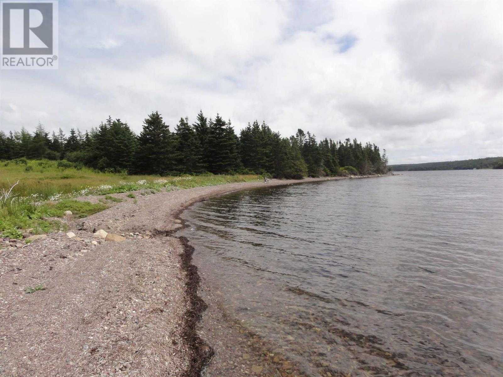 Tanah dalam Baddeck, Nova Scotia 10078721