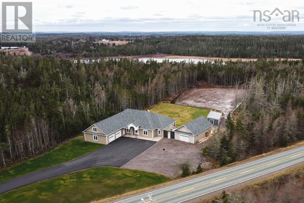 House in Arichat, Nova Scotia 10078723