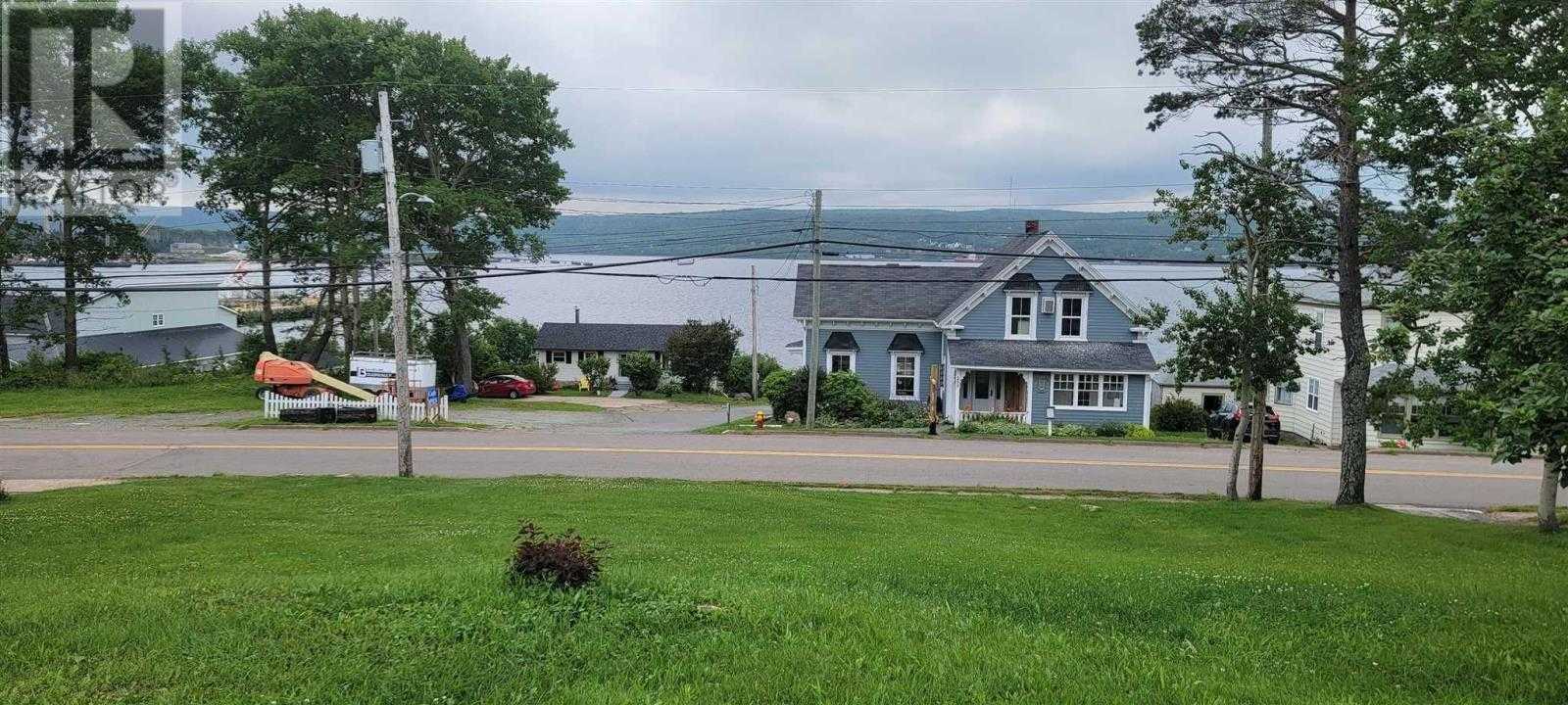 Talo sisään Port Hawkesbury, Nova Scotia 10078888