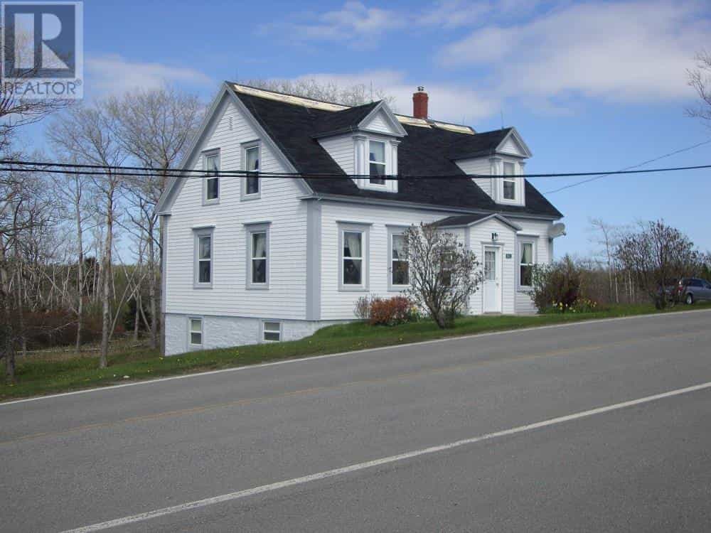 Rumah di Pelabuhan Hawkesbury, Nova Scotia 10078892