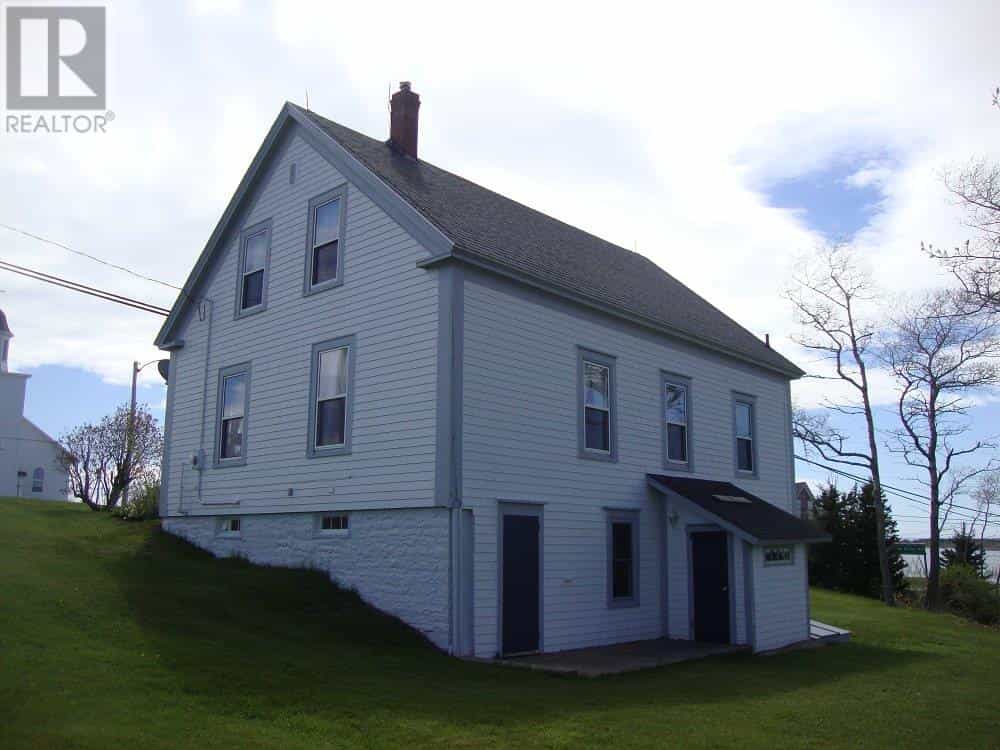 Hus i West Arichat, Nova Scotia 10078892