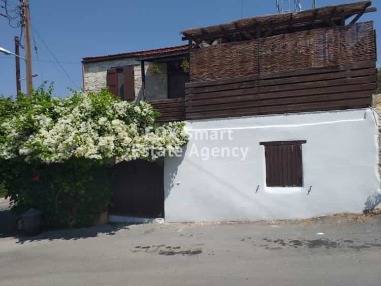 Haus im Pyrgos, Larnaka 10079107