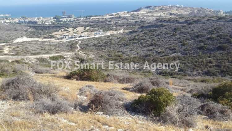 Tanah dalam Agios Tychon, Larnaka 10079279