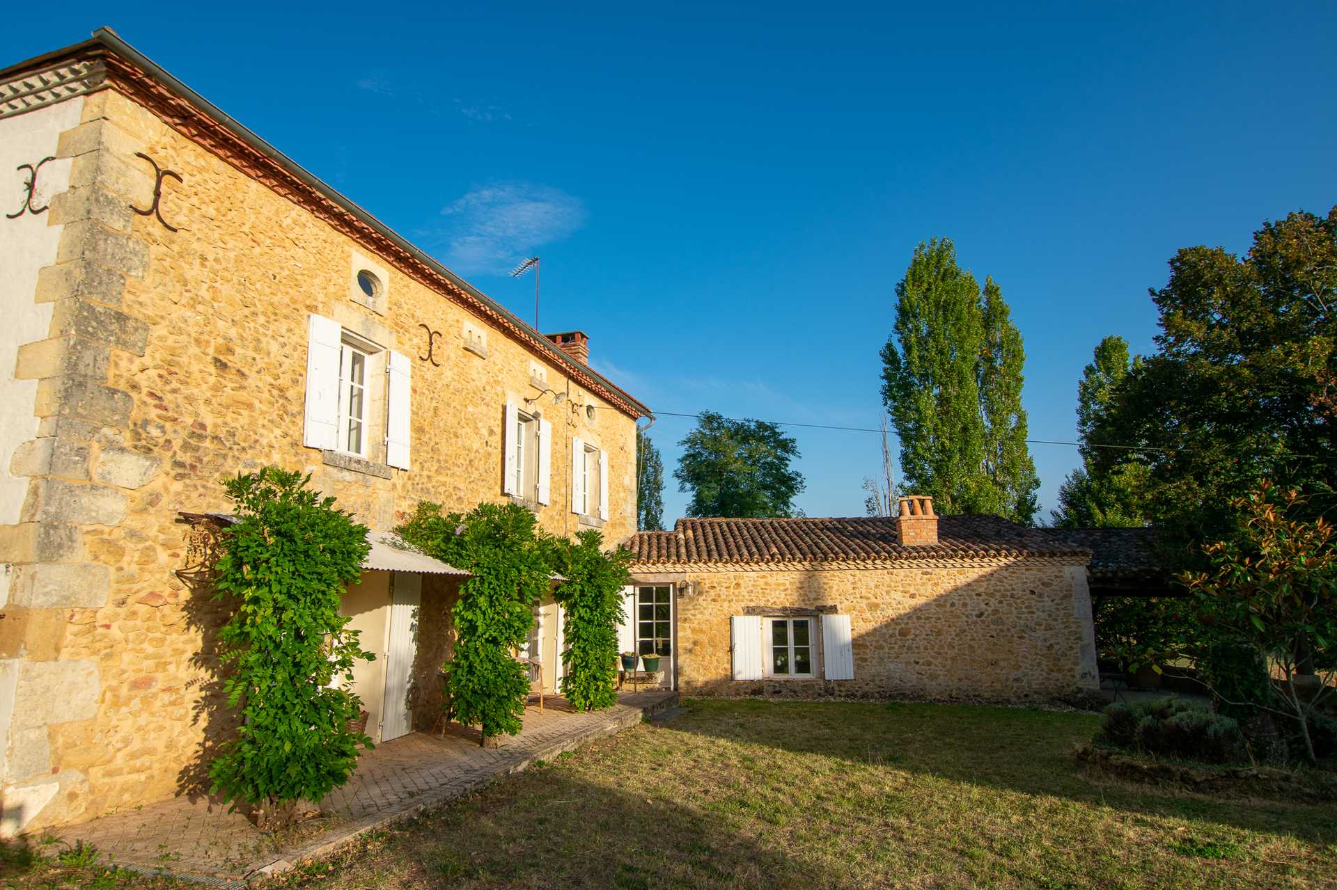 房子 在 Fouleix, Nouvelle-Aquitaine 10079620