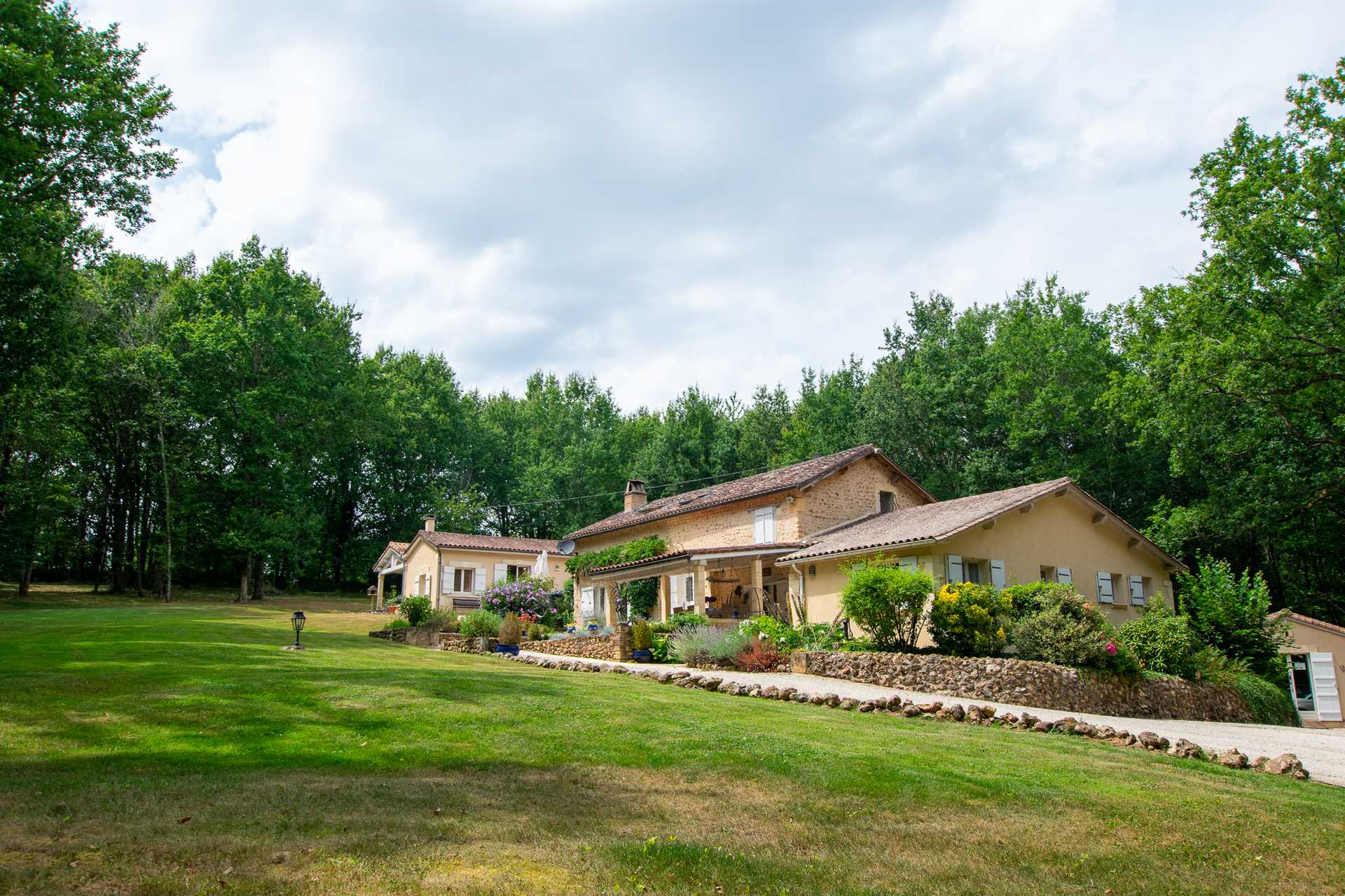 Rumah di Fouleix, Nouvelle-Aquitaine 10079624
