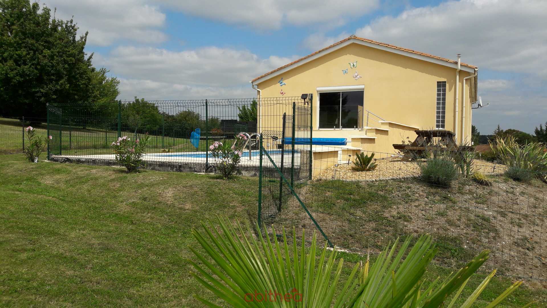 Huis in Tusson, Nouvelle-Aquitaine 10080412