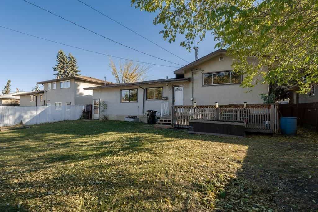 House in Edmonton, Alberta 10080935