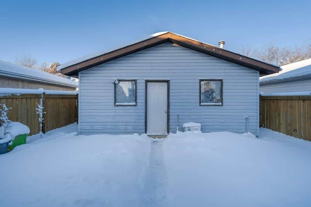 House in Edmonton, Alberta 10080943