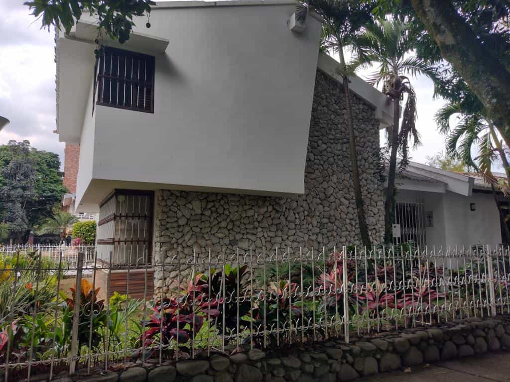 Huis in Ciudad Jardín, Valle del Cauca 10080975