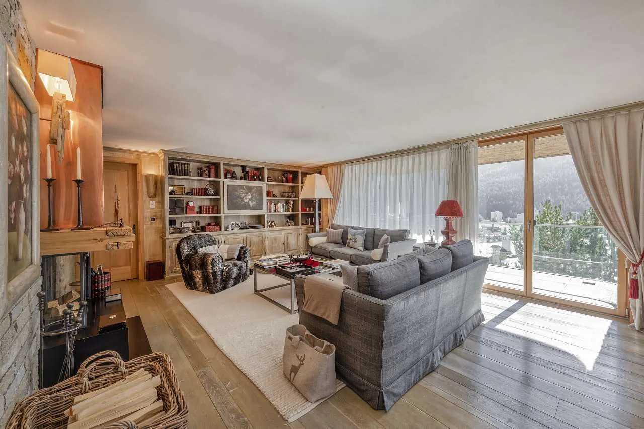 Condominium dans Saint-Moritz, Grisons 10081424