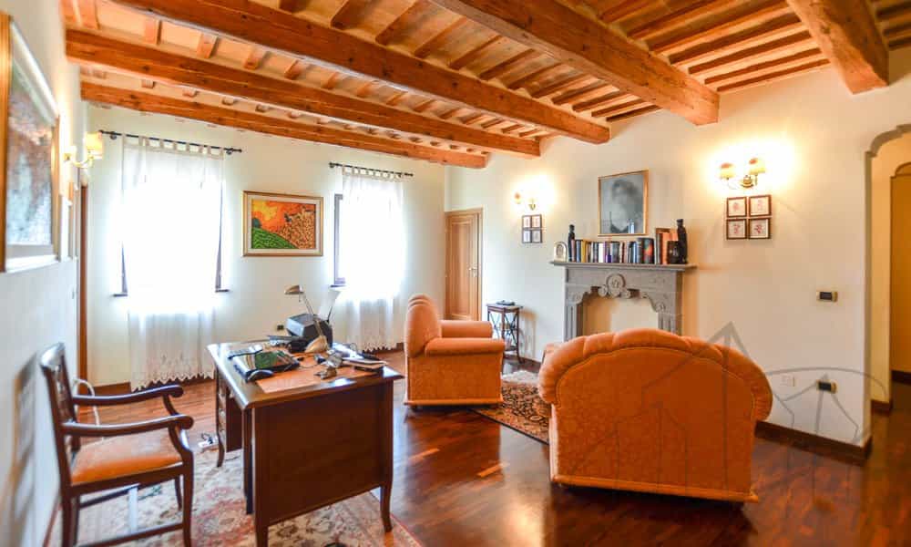 House in Appignano, Marche 10081899