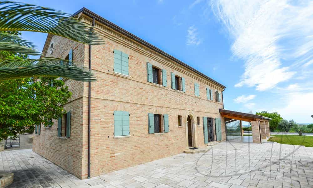 Rumah di Monte San Vito, Marche 10081900