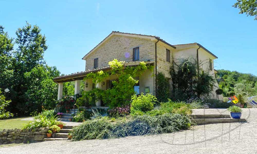House in Montefalcone Appennino, Marche 10081903