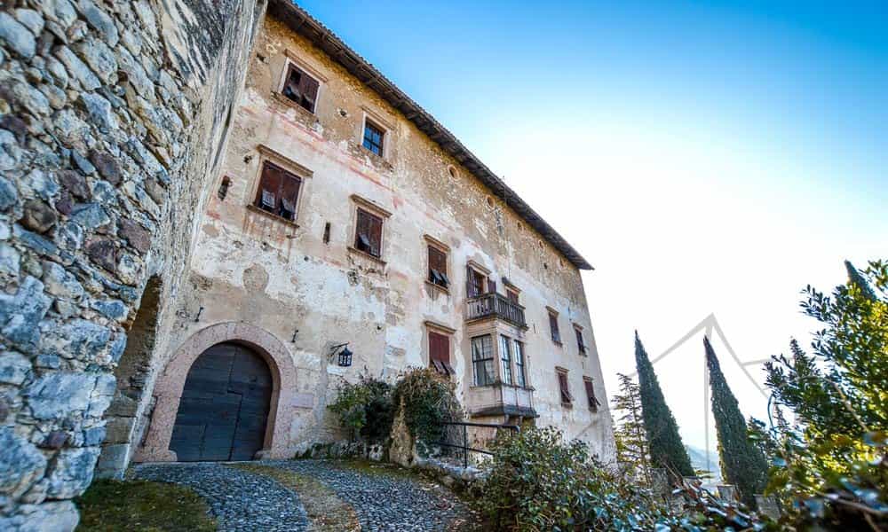 Condominium in Trento Province, Trentino Alto Adige 10081918