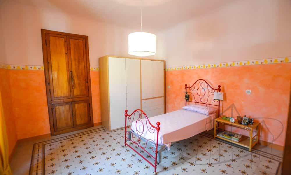 Huis in San Lorenzo In Campo, Marche 10081922