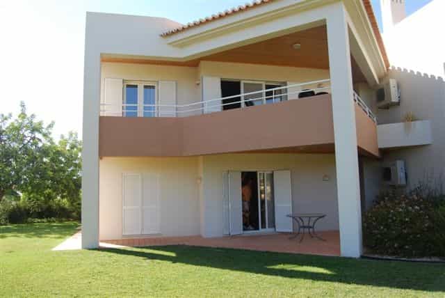 Condominium in Carvoeiro, Faro 10081937