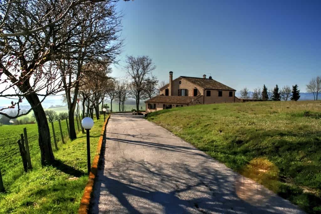 Hus i Senigallia, Marche 10081962