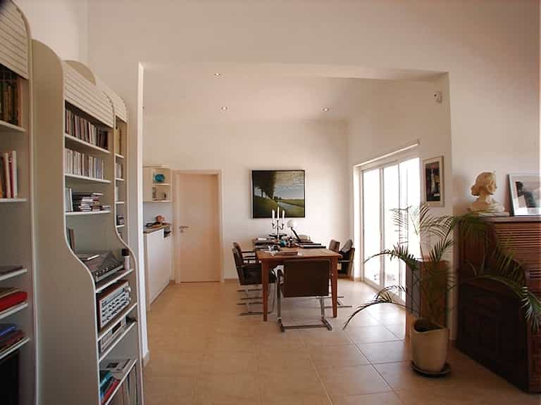 rumah dalam Mexilhoeira Grande, Algarve 10082008