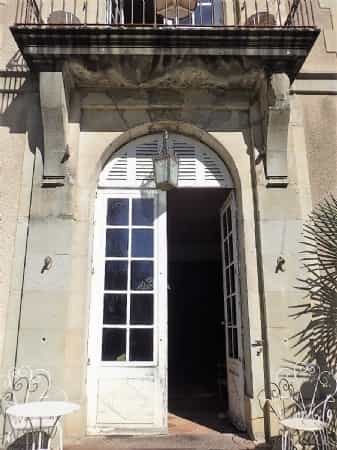 Reclame in Narbonne, Languedoc-Roussillon 10082213