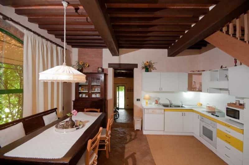 Rumah di Peccioli, Tuscany 10082266