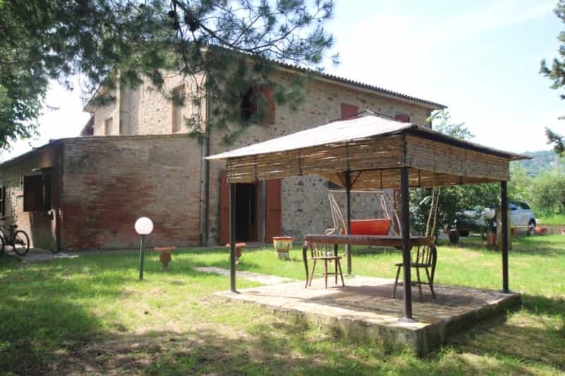 Будинок в Laiatico, Тоскана 10082273