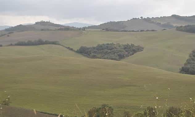 Tanah dalam Volterra, Tuscany 10082312