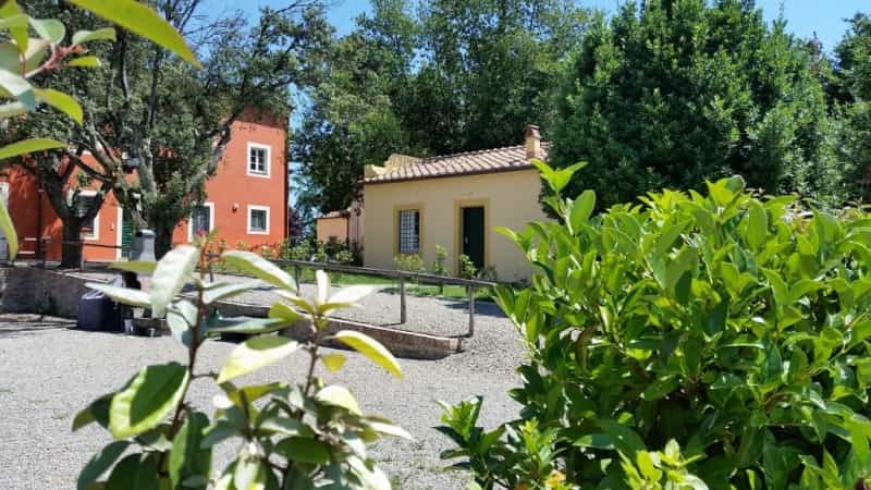 rumah dalam Peccioli, Tuscany 10082341