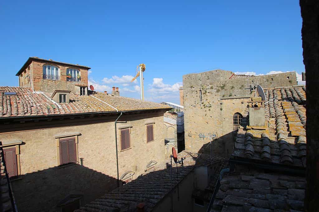 Condominium in Volterra, Tuscany 10082400