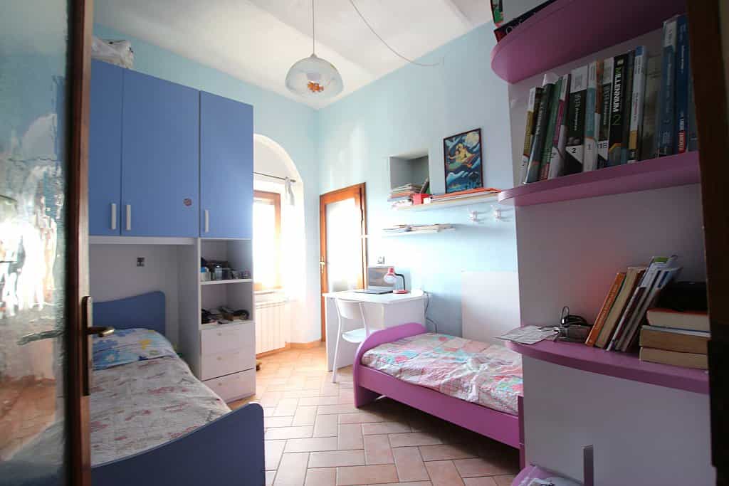 Condominium in Volterra, Toscane 10082401
