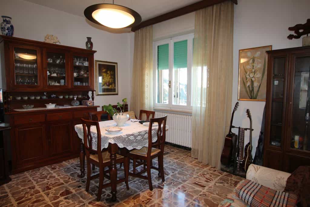 公寓 在 Pisa, Tuscany 10082403