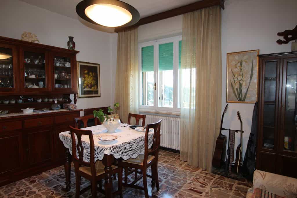 Condominium in Volterra, Toscane 10082403