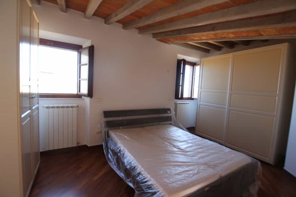 Квартира в Вольтерра, Тоскана 10082404