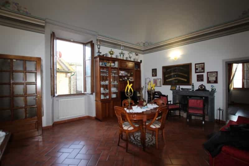 Hus i Volterra, Toscana 10082405