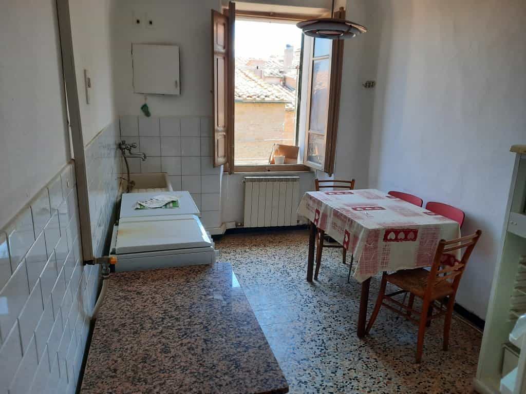 Condominium in Pisa, Tuscany 10082413