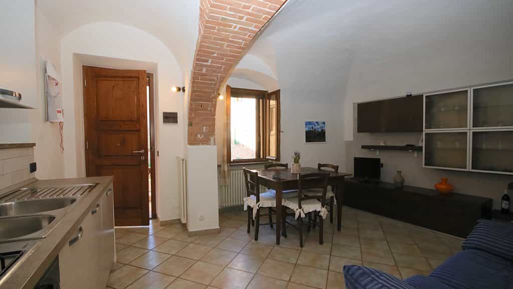 Dom w Volterra, Toskania 10082414