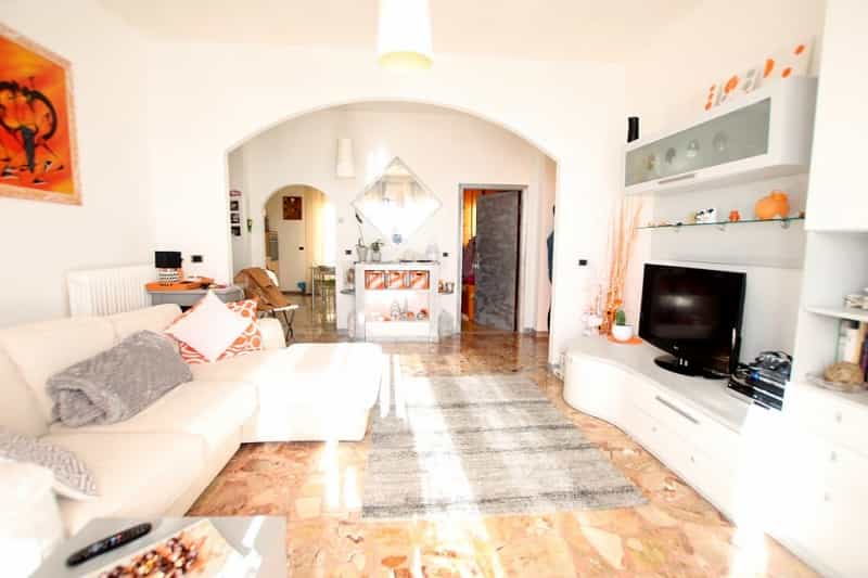 公寓 在 Pisa, Tuscany 10082420
