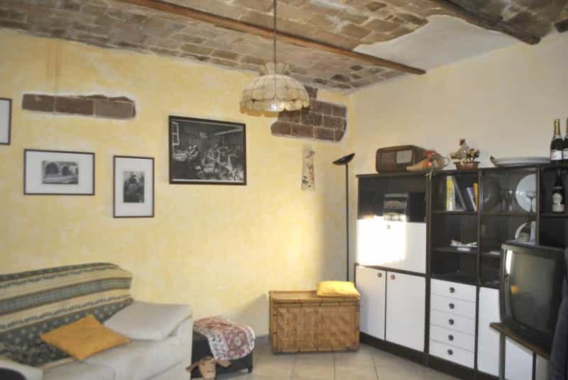 Kondominium dalam Volterra, Tuscany 10082422