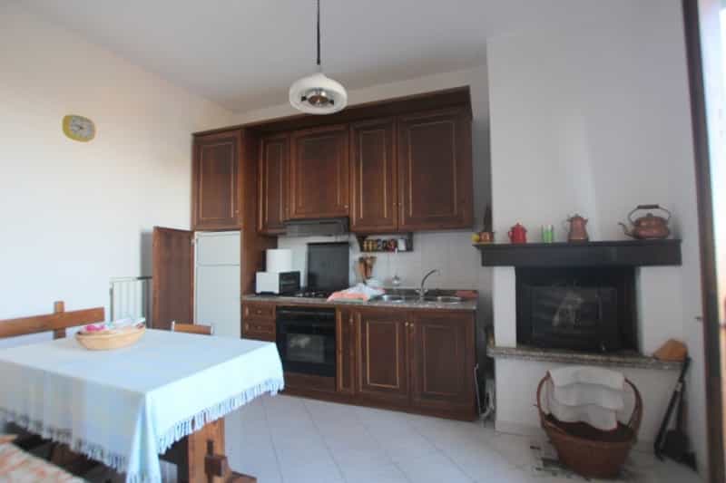 Квартира в Вольтерра, Тоскана 10082429