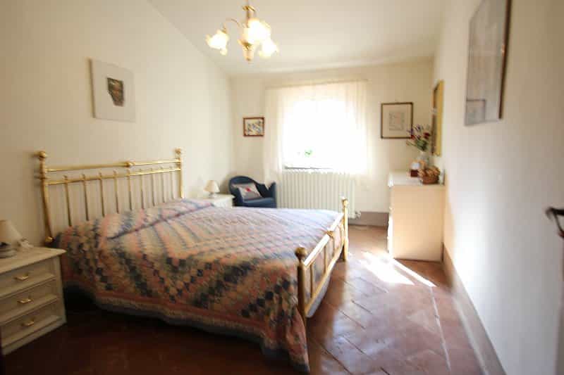 Condominium in Pisa, Tuscany 10082436