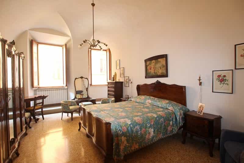 Condominium in Pisa, Tuscany 10082452