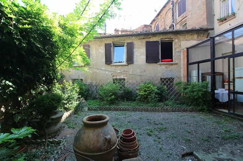 Condominium in Volterra, Toscane 10082452