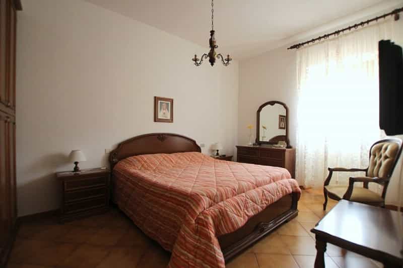 Condomínio no Montecatini, Toscana 10082456
