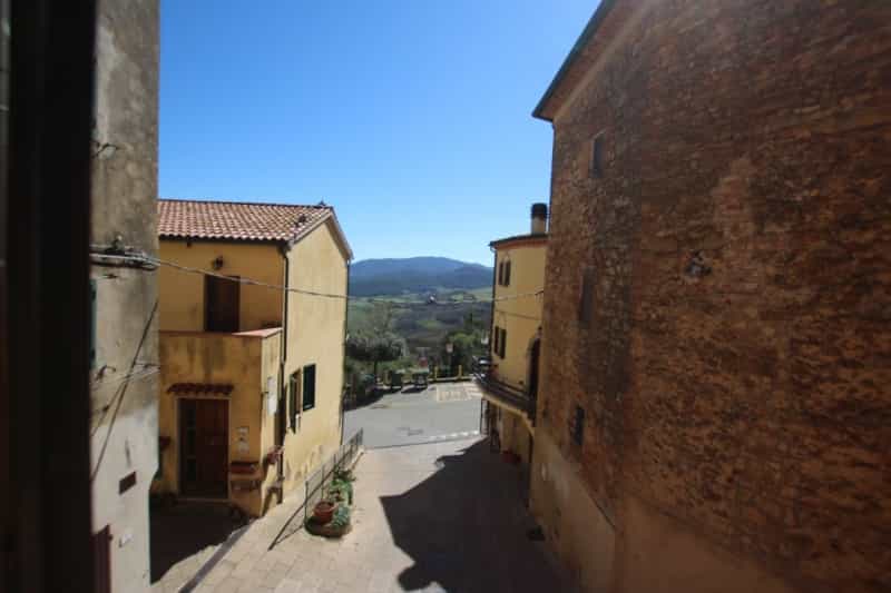 Ejerlejlighed i Guardistallo, Tuscany 10082459