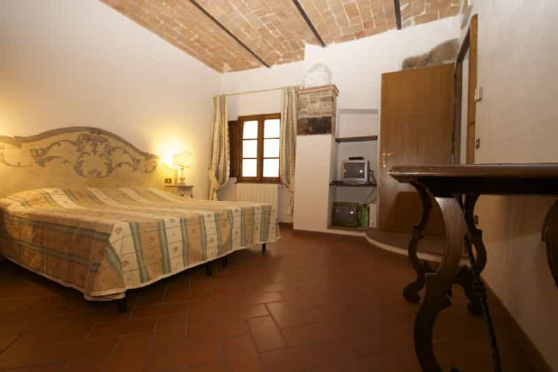 Dom w Volterra, Toskania 10082464