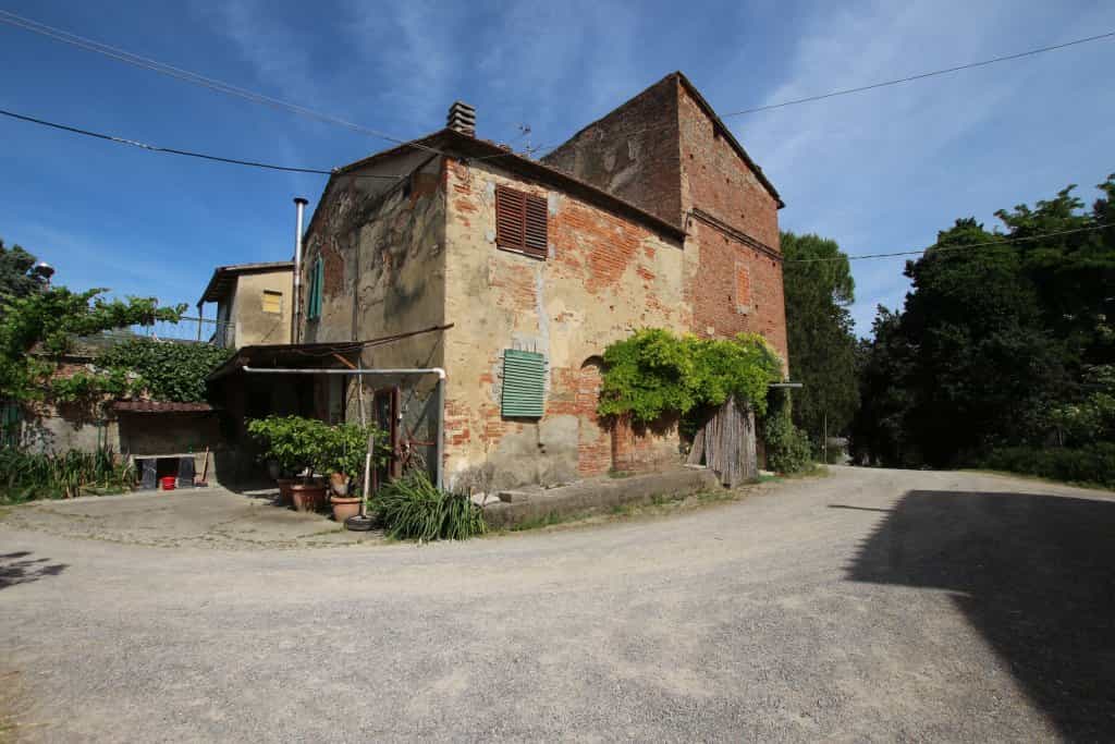 House in Pisa, Tuscany 10082474