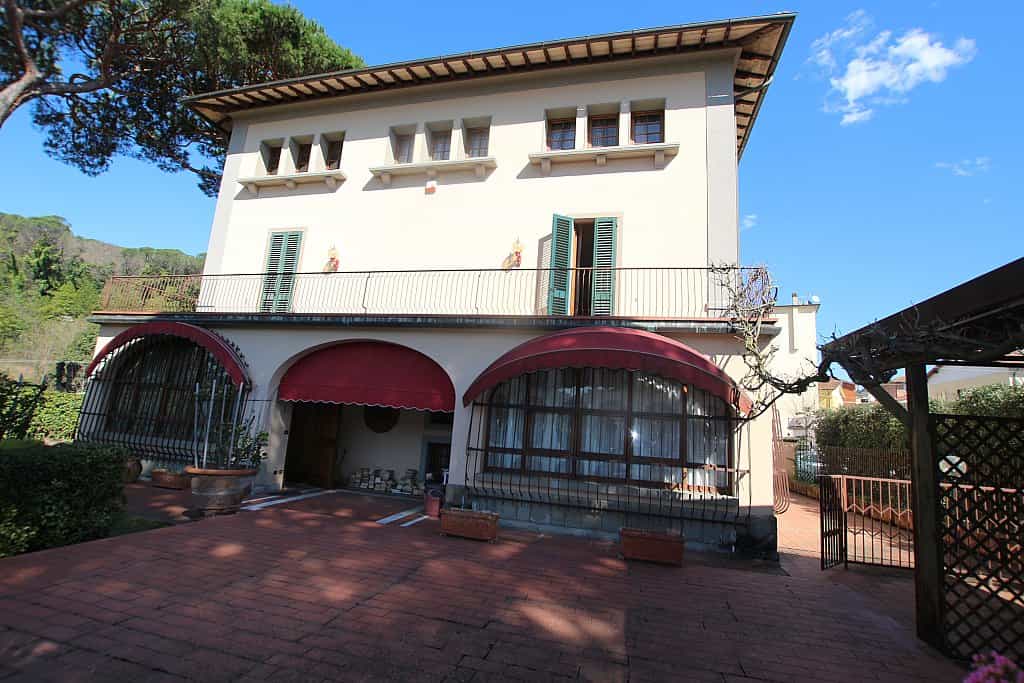 Hus i Montecatini Terme, Tuscany 10082479
