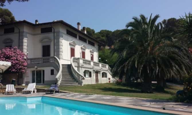 rumah dalam Quercianella, Tuscany 10082485