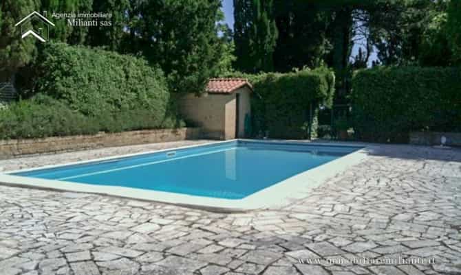 Hus i Volterra, Toscana 10082490