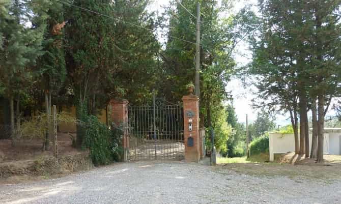 Osakehuoneisto sisään Capannoli, Toscana 10082513